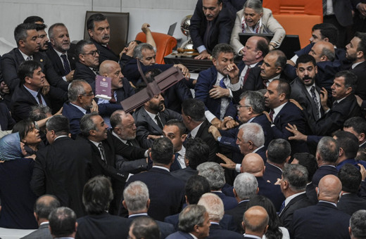 CHP Genel Başkanı Özgür Özel'den TBMM Genel Kurulundaki arbedeye ilişkin açıklama