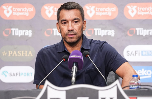 Beşiktaş Teknik Direktörü Bronckhorst Aç ve enerjisi yüksek bir takım gördüm