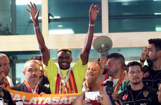 Victor Osimhen, Galatasaray için İstanbul'a geldi