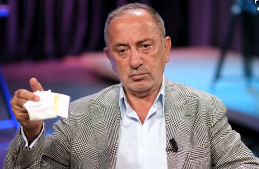 Fatih Altaylı ceketin cebinden çıkarıp isyan etti: Bu ne abi