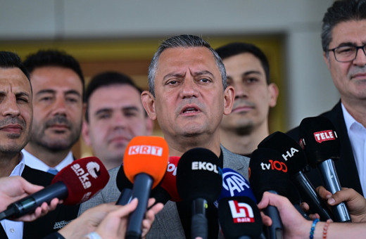 CHP'lilerin Kağıthane ile imtihanı! Özgür Özel'in yanlışı hemen düzeltildi: O anlar akıllara Kılıçdaroğlu'nu getirdi