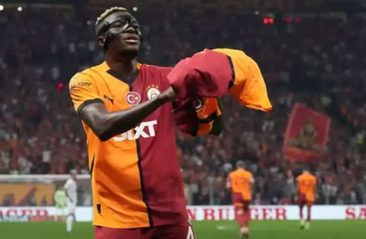 Victor Osimhen sakatlanarak oyundan çıktı