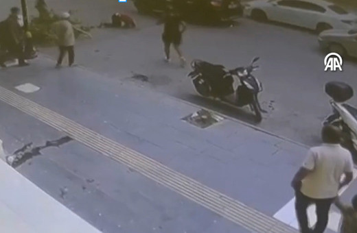 Adıyaman'da motosiklet sürücüsü, rüzgarın kırdığı dalın altında kaldı