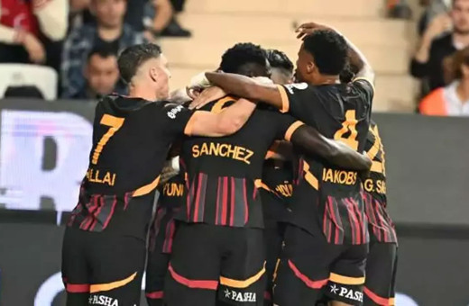 Avrupa maçı öncesi sakatlık şoku! Ismail Jacobs oyuna devam edemedi