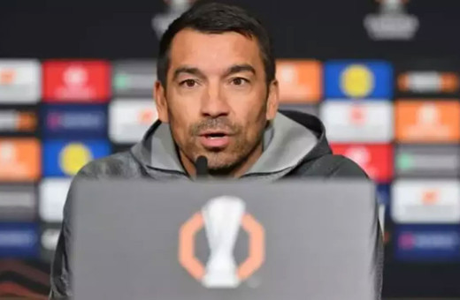 Mert sakatlanmıştı! Van Bronckhorst'tan kaleci açıklaması