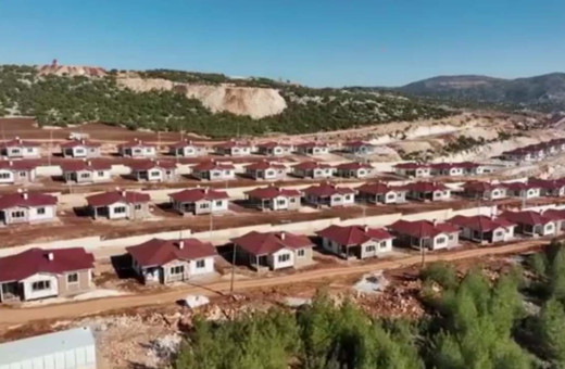 Bakanlıktan deprem bölgesi için özel film! 130 bininci konut teslim edilecek