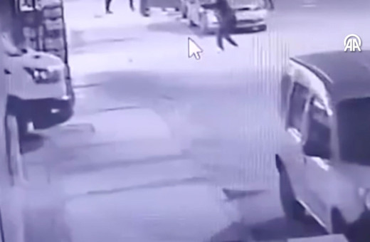 İzmir'de silahlı kavgada açılan ateşle ağır yaralanan polis memuru hayatını kaybetti