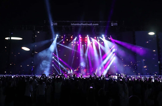 Ankara Belediyesi’nin Ebru Gündeş’e konser için 69 milyon lira ödediği iddiası! Ahmet Hakan: Kabul edilemez