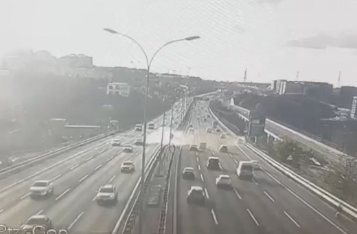 İstanbul'da feci kaza! 2 ölü 4 yaralı kamera görüntüleri ortaya çıktı