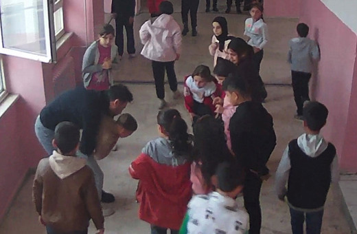 Diyarbakır'da öğretmenden öğrenciye hayat kurtaran müdahale!