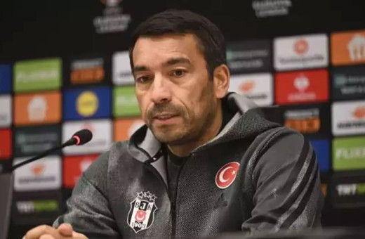 Takımdan ayrılacak mı? Van Bronckhorst açıkladı