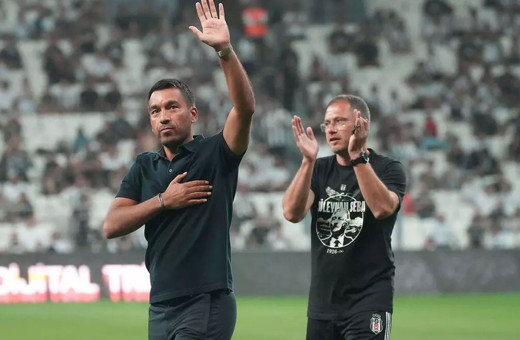 Beşiktaş'ta Van Bronckhorst ile yollar ayrıldı!