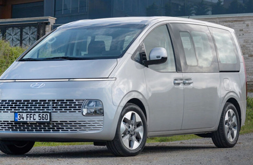 Hyundai Staria'nın hibrit modeli Türkiye'de satışa sunuldu