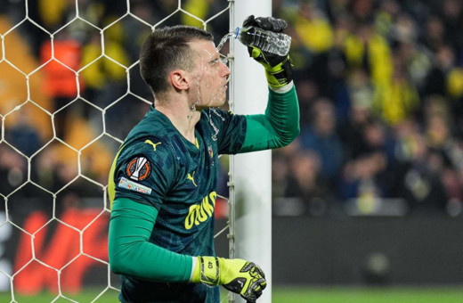 Fenerbahçe'de Livakovic depremi! oyuna devam edemedi