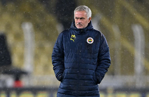 Mourinho kötü haberi verdi! Yıldız isim sezonu kapattı