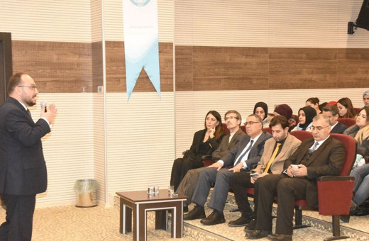 Bitlis'te "Malazgirt'i yeniden keşfetmek" konferansı düzenlendi