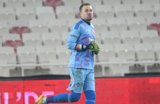 Beşiktaş'tan Mert Günok paylaşımı