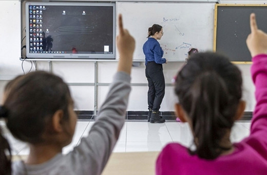 315 bin 856 öğretmen "uzman öğretmen" ve "başöğretmen" ünvanı aldı