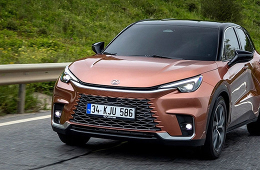 Lexus LBX, ikinci kez 'Yılın Küçük SUV'u ödülünü kazandı