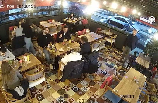 Kadıköy'de restorana torpil atılması anbean kamerada