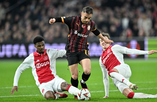 Galatasaray ilk mağlubiyetini aldı, ilk 8'i kaçırdı