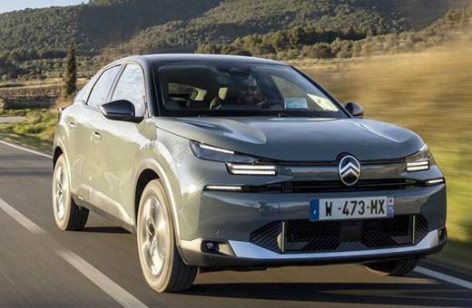 Yenilenen Citroen C4 ve C4 X Türkiye'de tüketicilerle buluştu