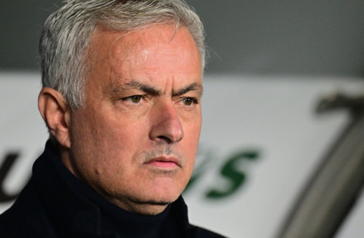 Mourinho'dan Galatasaray'a sarı kart göndermesi