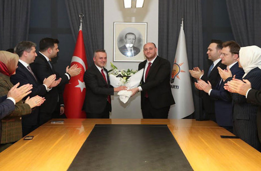 AK Parti Teşkilat Başkanı Kandemir, görevini Büyükgümüş'e devretti