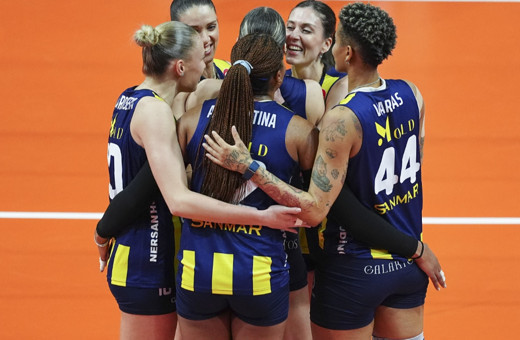 Fenerbahçe Medicana, VakıfBank'ı set vermeden geçti