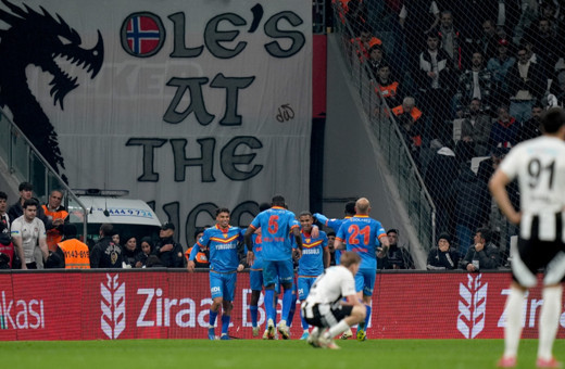Göztepe, Beşiktaş'ı devirdi, yarı finale yükseldi