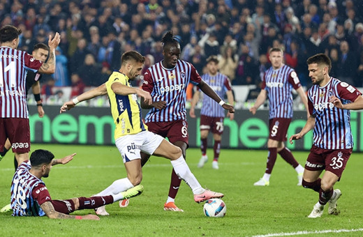 Fenerbahçe, Trabzonspor'u konuk edecek! Mourinho cezalı, 4 futbolcu kart sınırında