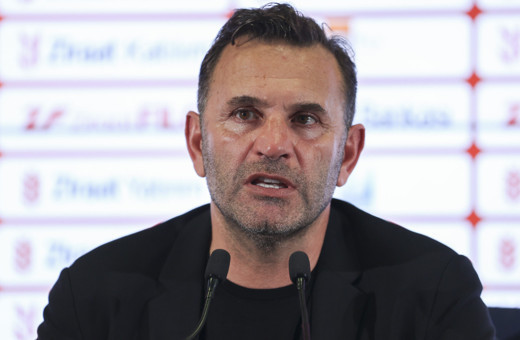 Okan Buruk'tan maç sonrası hakeme sarı kart tepkisi