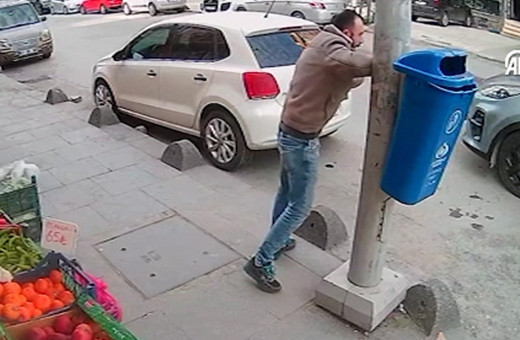 Boğulma tehlikesi yaşayan kişiyi zabıta kurtardı! İşte o anlar...