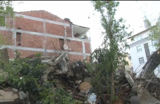 Kentsel dönüşüm kapsamında yıkılan binada skandal görüntü