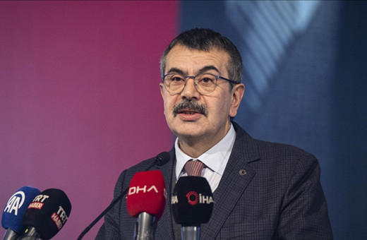 Milli Eğitim Bakanı Yusuf Tekin'den CHP lideri Özel'e 'jammer' tepkisi