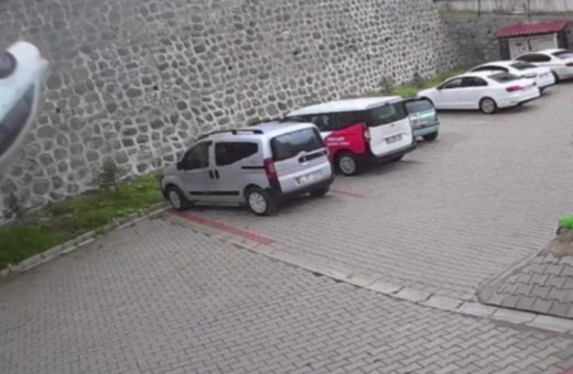 Ordu'daki korkunç ölüm kamerada! İstinat duvarından aşağıya düştü...