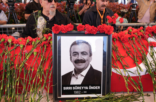 Önder'in cenazesi Barbaros Hayrettin Paşa Camisi'ne getirildi