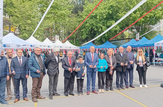 Kadıköy'deki Hakkı Değer Ortaokulu'nda bilim şöleni büyük ilgi gördü