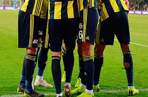 Fenerbahçe'de 3 futbolcu RAMS Başakşehir maçında forma giyemeyecek.
