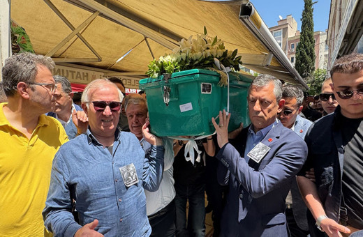 CHP Genel Başkanı Özgür Özel cenaze törenine katıldı