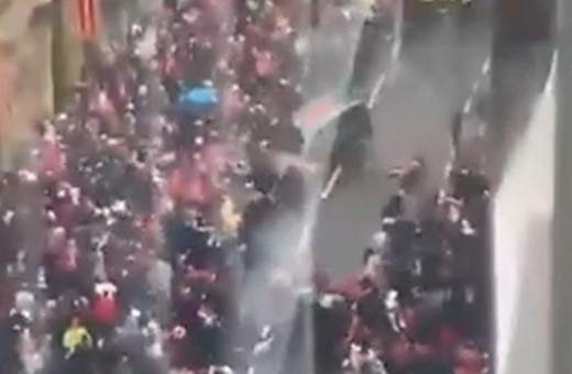 Liverpool kutlamalarında dehşet: Araç kalabalığın içine daldı