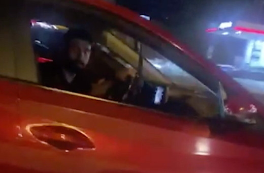 Maltepe'de trafikte tartıştığı sürücü kabusu oldu yan yola girerek kurtuldu