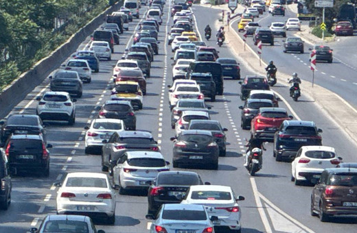 İstanbul'da ara tatilin ardından ikinci iş gününde trafik yoğunluğu