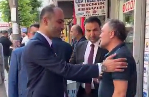Gaziosmanpaşa'da Eray Karadeniz belediyenin başına geçti sokağa indi