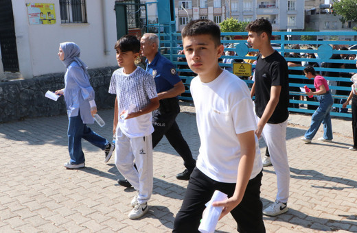 LGS kapsamındaki merkezi sınav sona erdi: Soru ve cevap anahtarları yayımlandı
