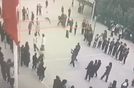 Bursa'da öğrencisine tekme atan öğretmen, adli para cezasına çarptırıldı