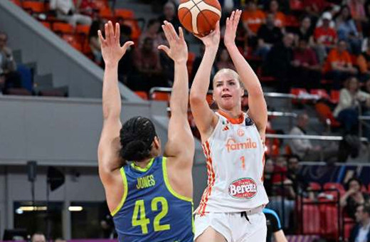 Galatasaray'dan bir transfer daha! Resmi imza atıldı