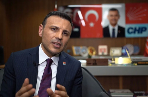 Özgür Çelik yeniden CHP İstanbul İl Başkanı seçildi