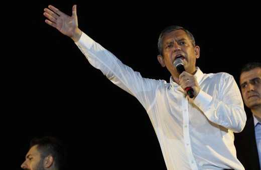 Özgür Özel'den TGRT ve medyaya sert tepki