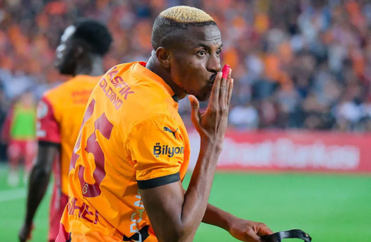 Napoli, Victor Osimhen'i kamp kadrosuna almadı